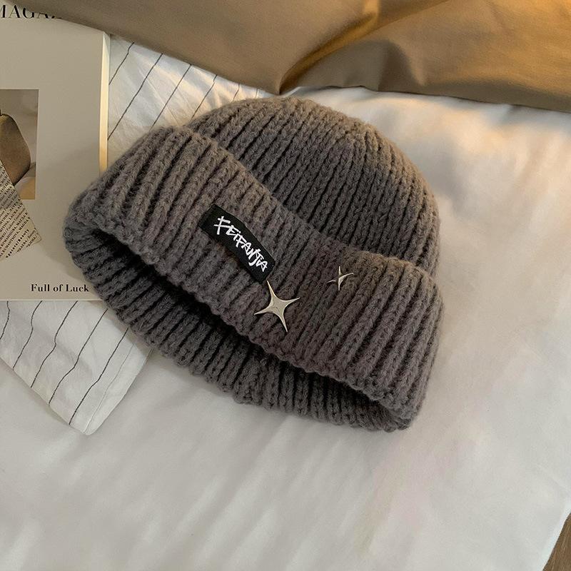 Универсальная шапка из шерсти с большой окружностью головы и теплой защитой ушей, японская шапка, визуально уменьшающая лицо, утолщенная Adjustable
Универсальная шапка из шерсти с большой окружностью головы и теплой защитой ушей, японская шапка, визуально уменьшающая лицо, утолщенная Adjustable