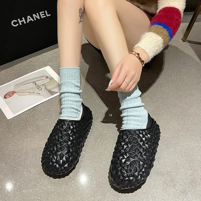 New Winter Women s Slippers with Velvet To Keep Warm Cotton Slippers Durian Cute Casual Fashion Outer Wear Warm Cotton Shoes
New Winter Women s Slippers with Velvet To Keep Warm Cotton Slippers Durian Cute Casual Fashion Outer Wear Warm Cotton Shoes