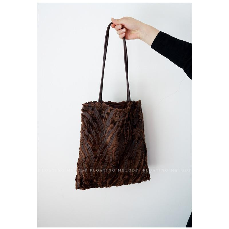 Exclusive Design, High-end, Deep Coffee, Animal Patterned Fur, Large Tote Bag, Fuyue Sheng Original
Exclusive Design, High-end, Deep Coffee, Animal Patterned Fur, Large Tote Bag, Fuyue Sheng Original