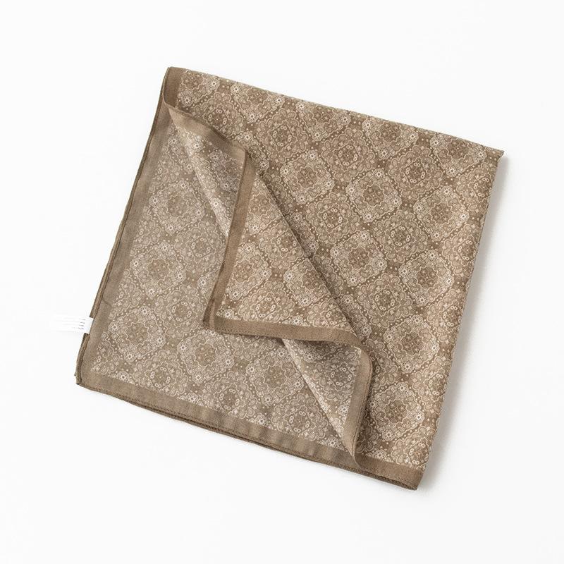 Ретро принт маленький квадратный платок, элегантный и модный платок из искусственного шелка, высококлассный универсальный темпераментный профессиональный платок для通勤 65*65cm
Ретро принт маленький квадратный платок, элегантный и модный платок из искусственного шелка, высококлассный универсальный темпераментный профессиональный платок для通勤 65*65cm