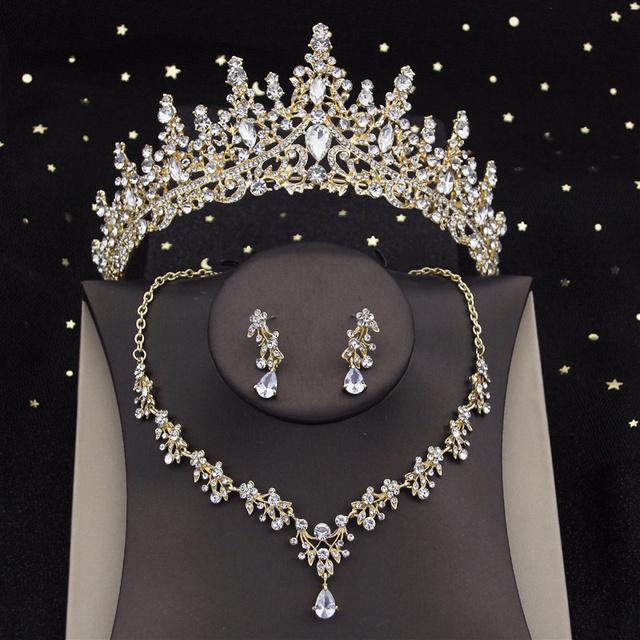 Модні кришталеві весільні набори ювелірних виробів для жінок, розкішні тіари, сережки-корони, наречена, день народження, весільний набір намиста
Модні кришталеві весільні набори ювелірних виробів для жінок, розкішні тіари, сережки-корони, наречена, день народження, весільний набір намиста