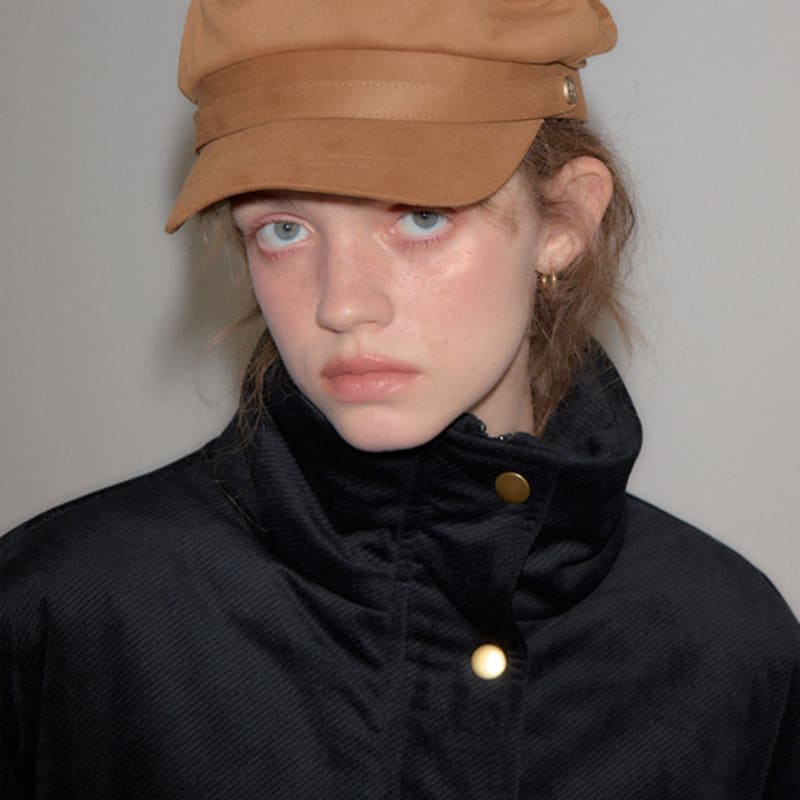 Шляпа-клош из замши SALON DE YOHN_ Верблюжий Free
Шляпа-клош из замши SALON DE YOHN_ Верблюжий Free