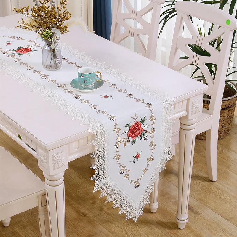 Minimally Embroidered Polyester Fabric Table Flag with Rural Style Art Flower Lace Edge Embroidered Table Flag European Light Luxury Tablecloth 35*176CM
Minimally Embroidered Polyester Fabric Table Flag with Rural Style Art Flower Lace Edge Embroidered Table Flag European Light Luxury Tablecloth 35*176CM
