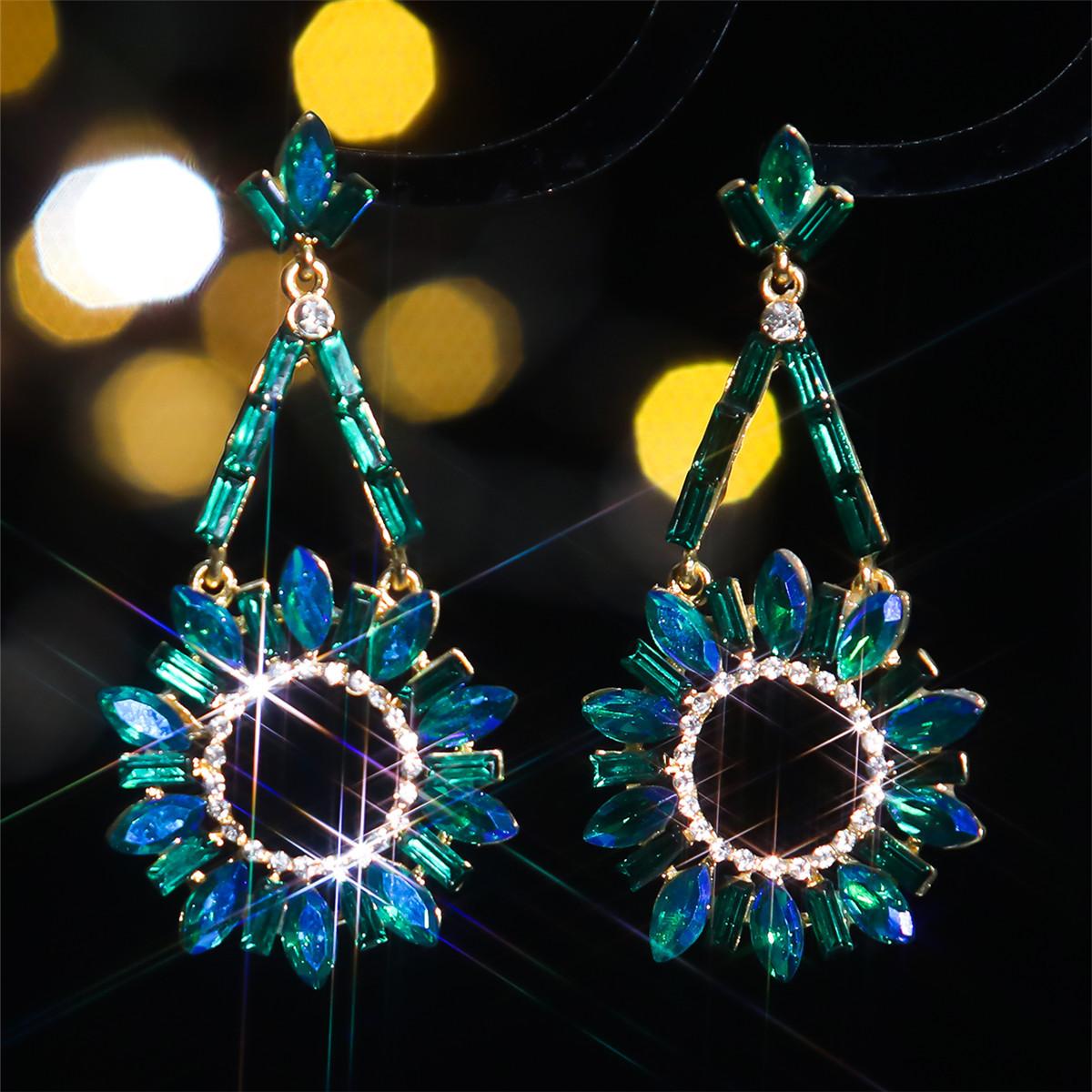 Модные стеклянные серьги со стразами женские персонализированные преувеличенные серьги-цветы с кристаллами
Модные стеклянные серьги со стразами женские персонализированные преувеличенные серьги-цветы с кристаллами