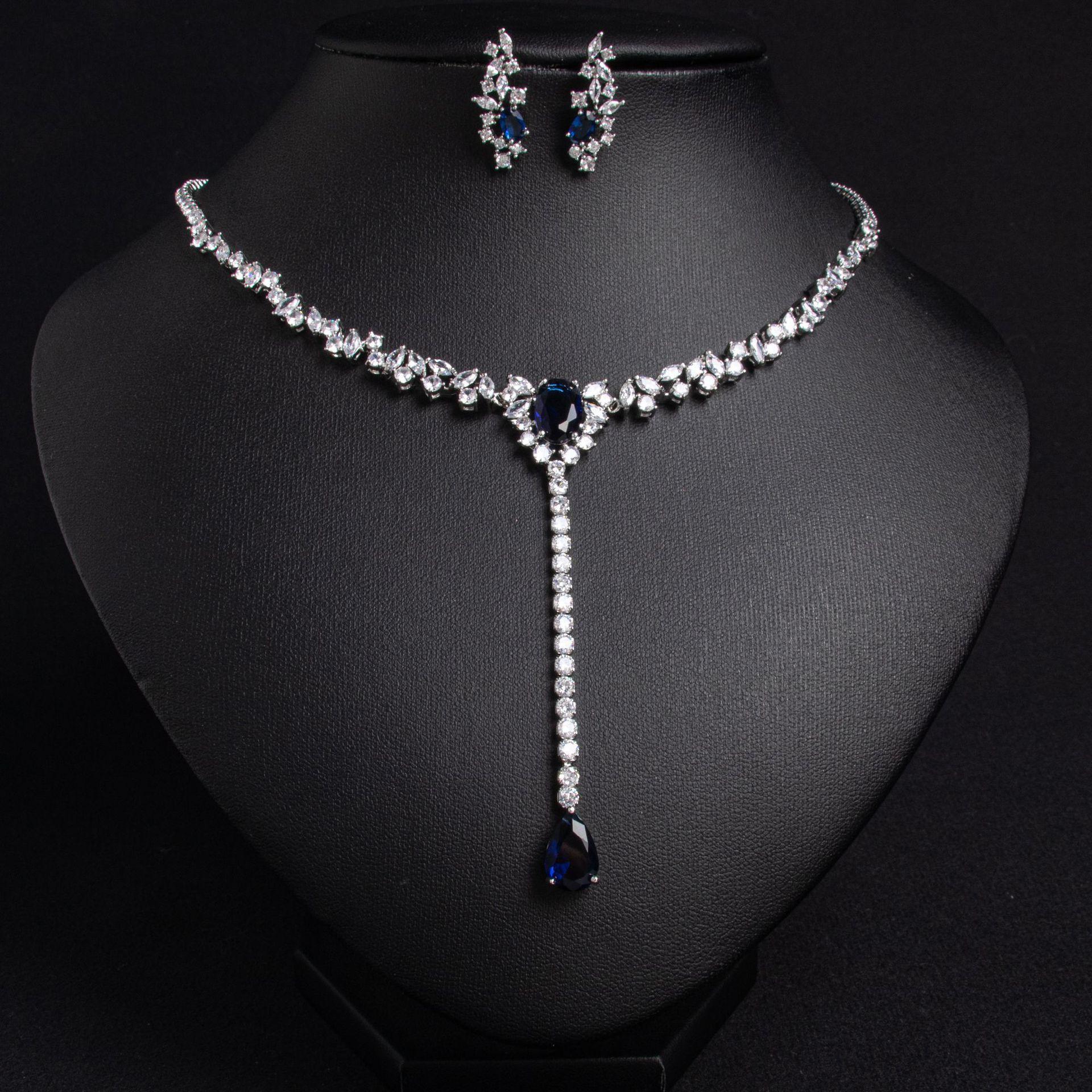 Women s Light Luxury Design Elegant Tassel Water Droplet Necklace Earring Set Fashionable And Versatile Niche Design Sense Set
Women s Light Luxury Design Elegant Tassel Water Droplet Necklace Earring Set Fashionable And Versatile Niche Design Sense Set