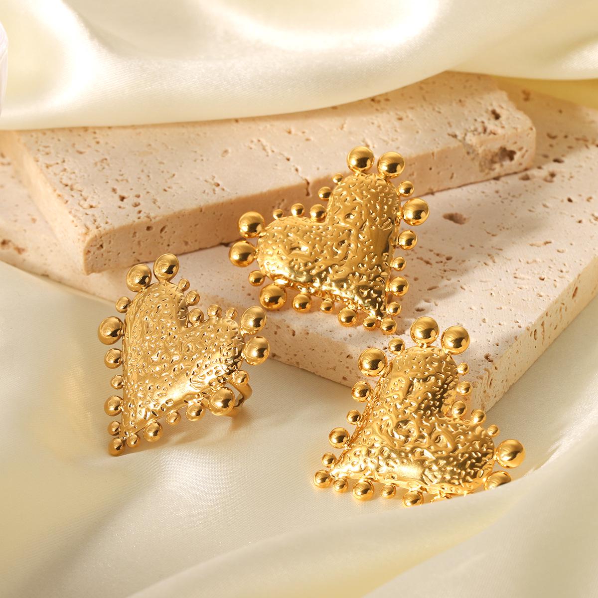 INS Irregular Heart Hammer Pattern Earrings: 18K Gold-Plated Stainless Steel, European and American Design.
INS Irregular Heart Hammer Pattern Earrings: 18K Gold-Plated Stainless Steel, European and American Design.