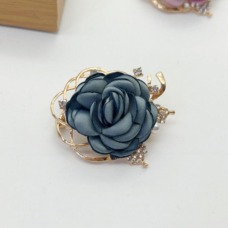 Retro Fabric Rose Brooch, High-end and Fashionable Pearl Pin, Small-scale Accessory for Special Clothing. синій
Retro Fabric Rose Brooch, High-end and Fashionable Pearl Pin, Small-scale Accessory for Special Clothing. синій