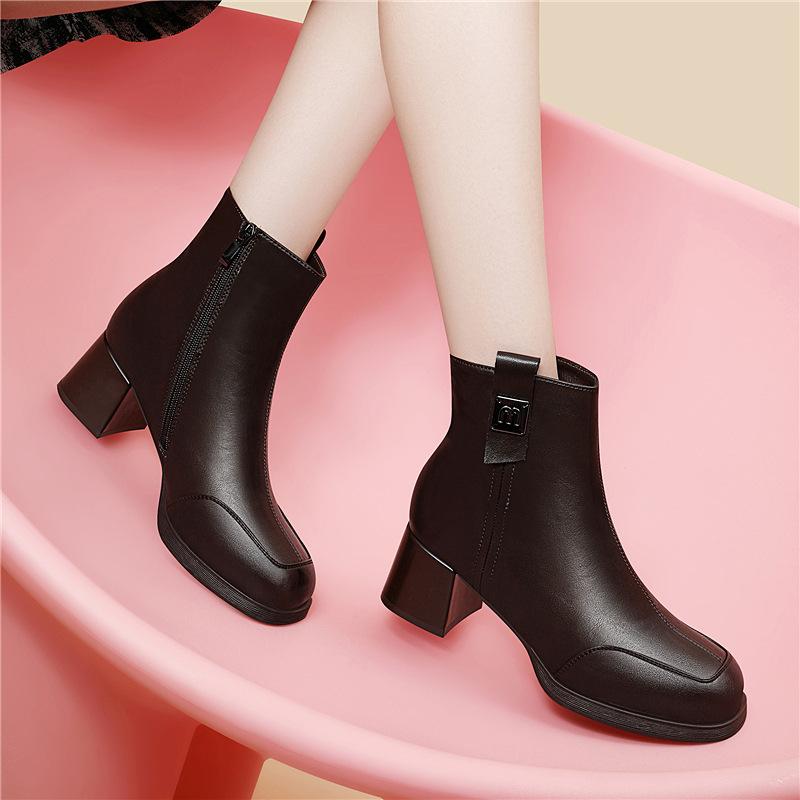 High-heeled platform-soled Martin boots children s autumn and winter thick-heeled Chelsea short boots temperament velvet cotton shoes 40
High-heeled platform-soled Martin boots children s autumn and winter thick-heeled Chelsea short boots temperament velvet cotton shoes 40