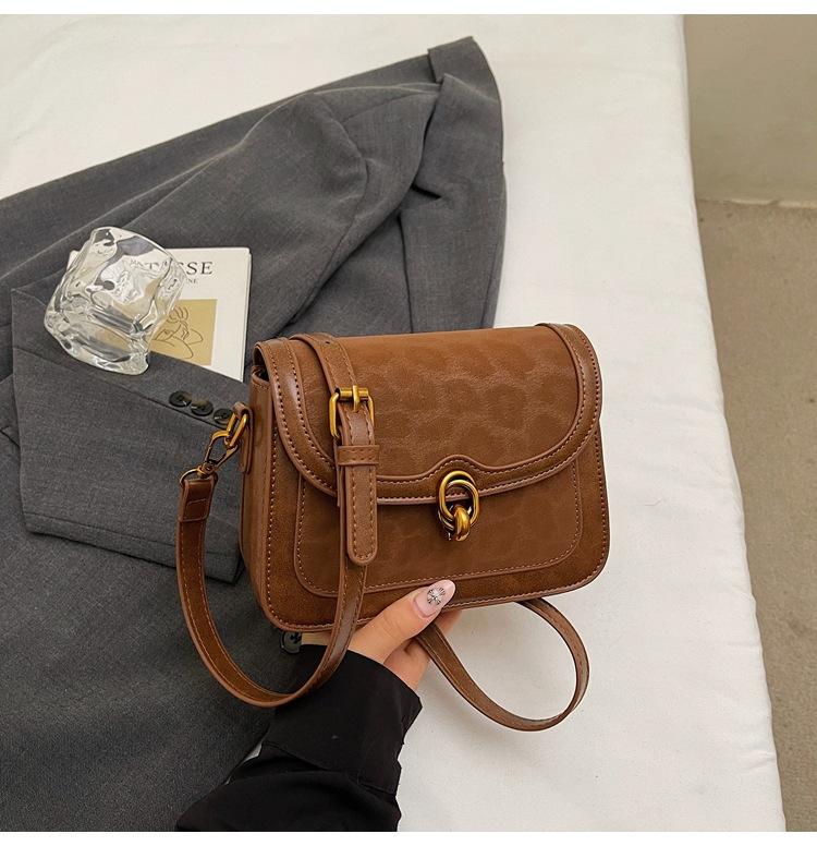 Ретро популярная маленькая сумка женская 2025 новая в иностранном стиле с леопардовым принтом маленькая квадратная сумка корейская версия нишевый дизайн сумка через плечо сумка-мессенджер коричневый
Ретро популярная маленькая сумка женская 2025 новая в иностранном стиле с леопардовым принтом маленькая квадратная сумка корейская версия нишевый дизайн сумка через плечо сумка-мессенджер коричневый