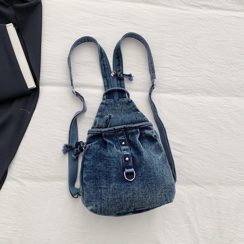 New Fashiable Washable Denim Backpack Multifunctial Casual Shoulder Bag Trendy Fashiable and Versatile Commuting Bag темно-синього кольору
New Fashiable Washable Denim Backpack Multifunctial Casual Shoulder Bag Trendy Fashiable and Versatile Commuting Bag темно-синього кольору