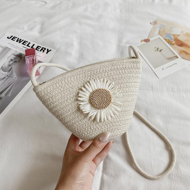 Straw Woven Bag Women s Flower Diagonal Cross Girl Sweet Lady Lovely Seaside Vacation Bucket
Straw Woven Bag Women s Flower Diagonal Cross Girl Sweet Lady Lovely Seaside Vacation Bucket