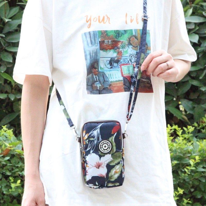 Mobile Phone Bag Women s Crossbody Mini Bag New Arrival 2024 Phone Holder Bag Ladieswear Bag Wrist Coin Purse Shallow navy blue
Mobile Phone Bag Women s Crossbody Mini Bag New Arrival 2024 Phone Holder Bag Ladieswear Bag Wrist Coin Purse Shallow navy blue