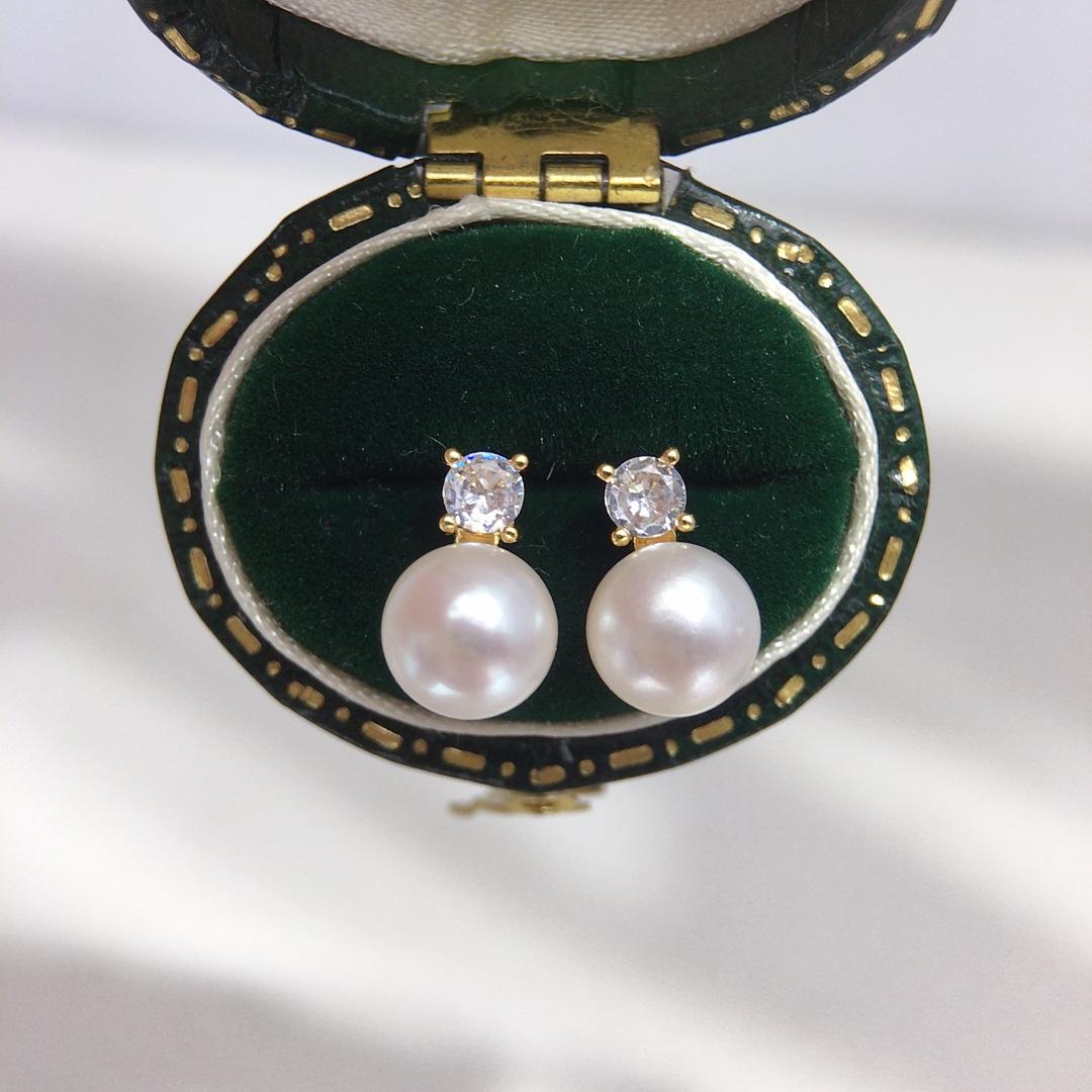 Classic Diana Freshwater Pearl Stud Earrings: Princess Style, Versatile, Simple 925 Sterling Silver for Women золотий
Classic Diana Freshwater Pearl Stud Earrings: Princess Style, Versatile, Simple 925 Sterling Silver for Women золотий