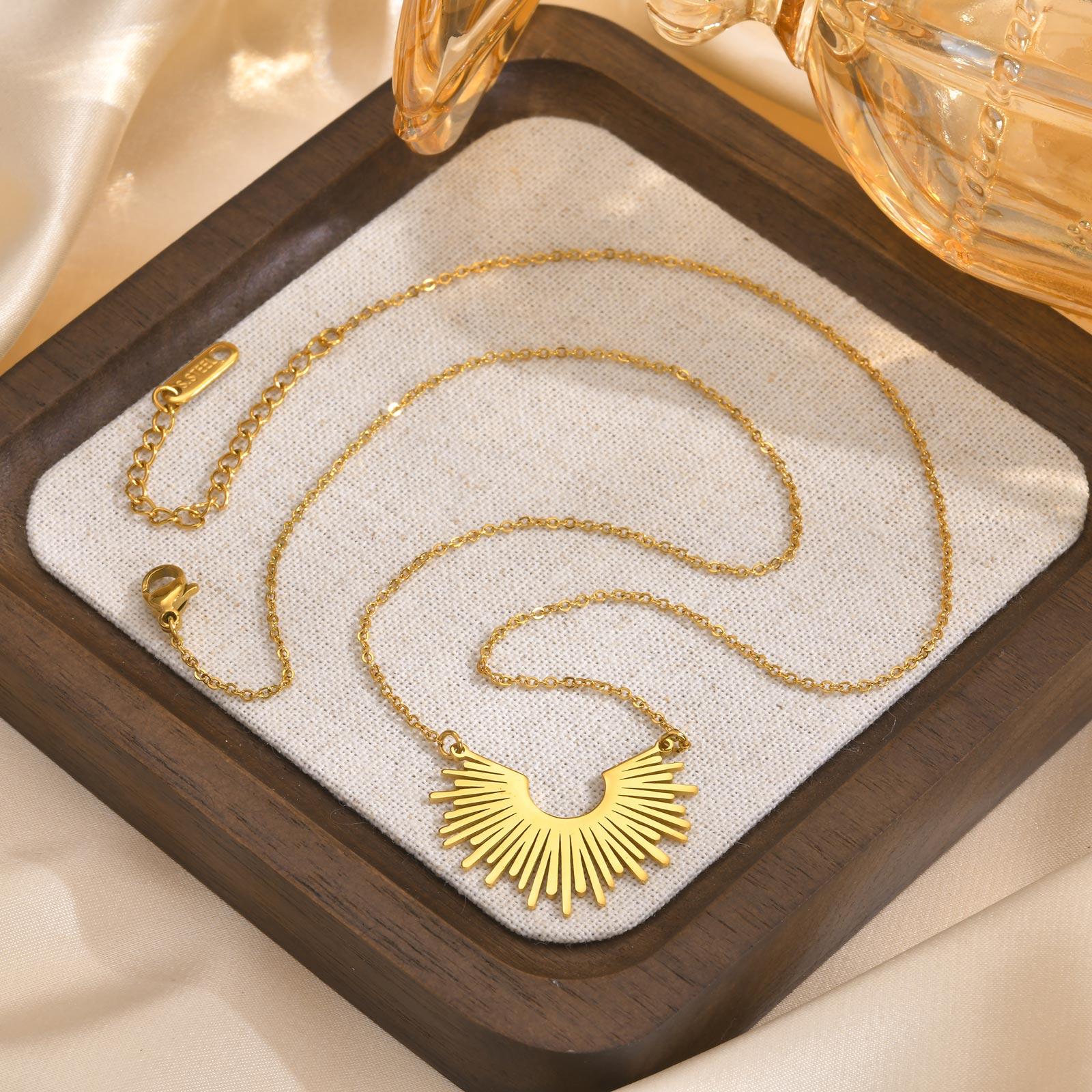 Fashion Sun Ray Pendent Necklace for Women Stainless Steel Chain Exquisite Necklaces Bohemian Necklaces Jewelry Gifts
Fashion Sun Ray Pendent Necklace for Women Stainless Steel Chain Exquisite Necklaces Bohemian Necklaces Jewelry Gifts