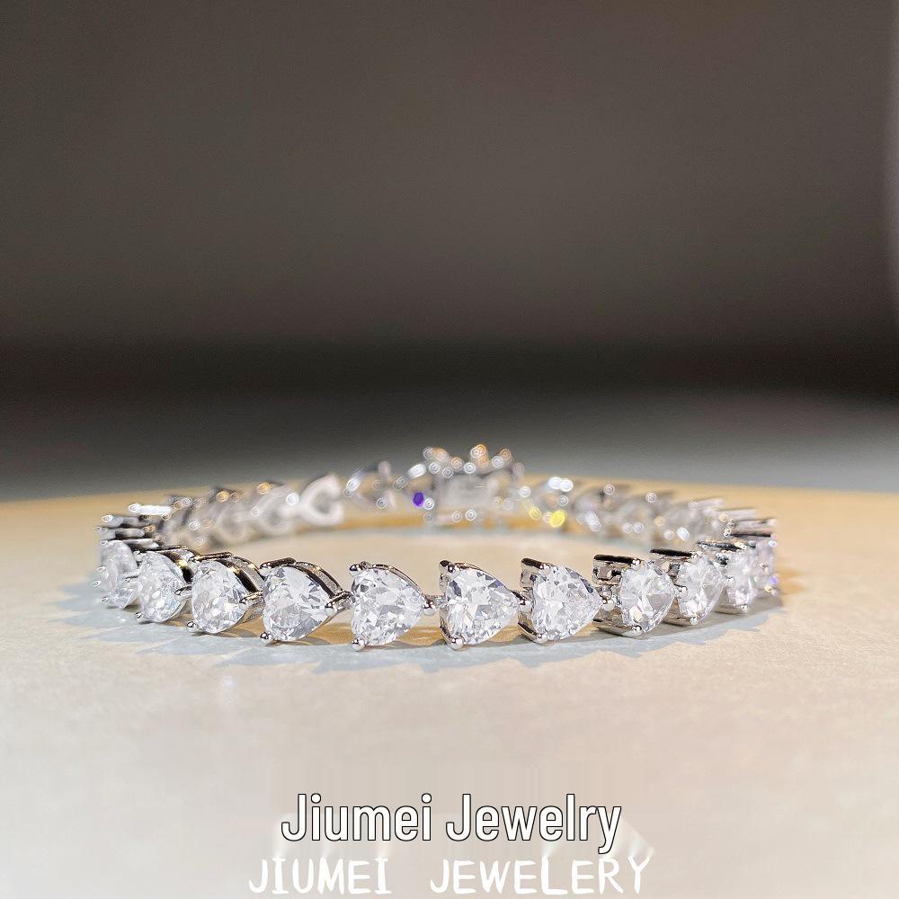 925 Silver-Plated PT950 Platinum Heart Bracelet with Moissanite Diamonds 17 cm
925 Silver-Plated PT950 Platinum Heart Bracelet with Moissanite Diamonds 17 cm