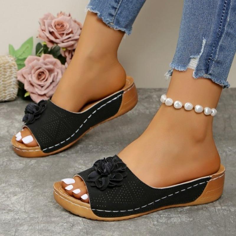 Summer Women Slippers Platform Female Sandals Fashion Flower Hollow Wedge Beach Shoes for Women Lightweight Slip on Footwear 43
Summer Women Slippers Platform Female Sandals Fashion Flower Hollow Wedge Beach Shoes for Women Lightweight Slip on Footwear 43