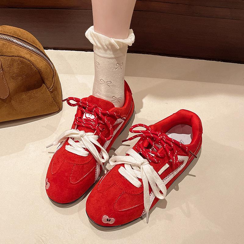 Cat and sofa 2025 spring and summer new/apple shoes red thin-soled racing shoes new couple German training shoes women 35
Cat and sofa 2025 spring and summer new/apple shoes red thin-soled racing shoes new couple German training shoes women 35
