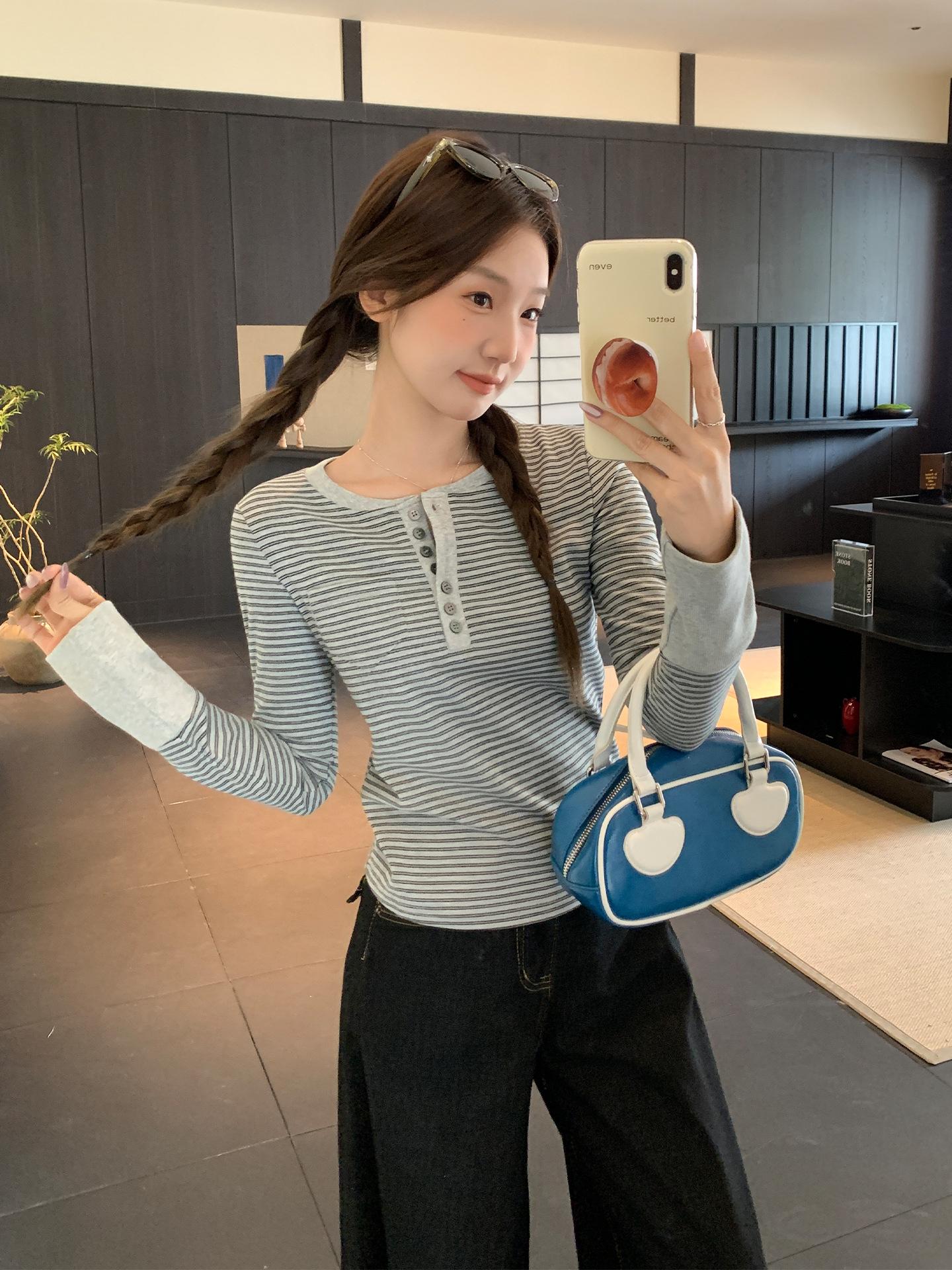 Half-open neck contrasting stripes splicing long-sleeved T-shirt top women s autumn new design sense inner bottoming shirt L сірий колір
Half-open neck contrasting stripes splicing long-sleeved T-shirt top women s autumn new design sense inner bottoming shirt L сірий колір