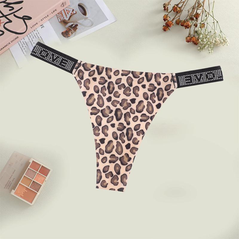 Women s Sexy Leopard Underwear Rhinestone Letter Belt Thongs Female Seamless Stretchy Panties 14 colors Low-Waisted Lingerie XL
Women s Sexy Leopard Underwear Rhinestone Letter Belt Thongs Female Seamless Stretchy Panties 14 colors Low-Waisted Lingerie XL