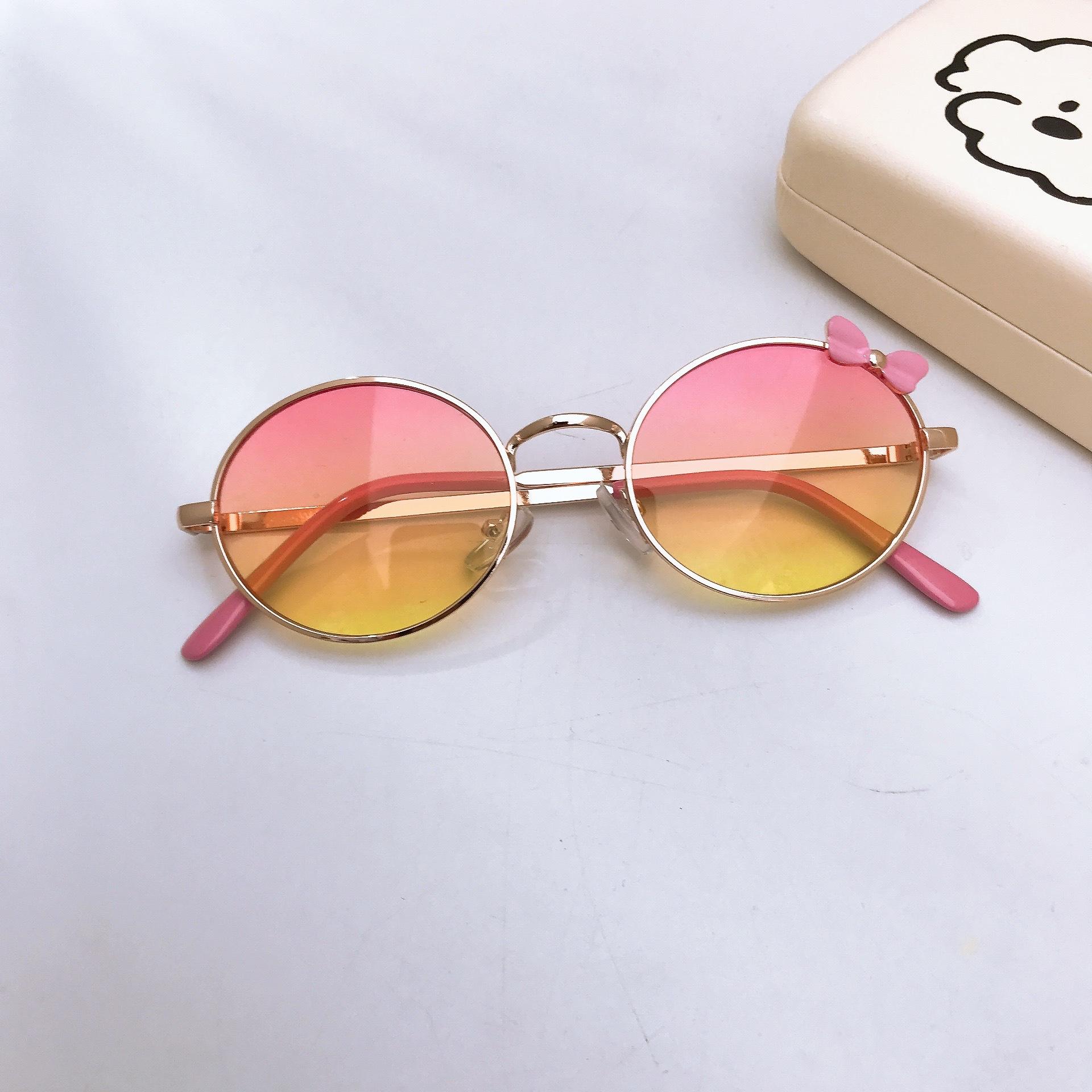 Металлические Овальные Детские Солнцезащитные Очки с Бантиком Милые Детские Солнцезащитные Очки для Путешествий Солнцезащитные Очки
Металлические Овальные Детские Солнцезащитные Очки с Бантиком Милые Детские Солнцезащитные Очки для Путешествий Солнцезащитные Очки