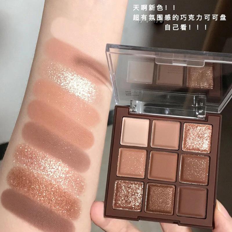 Eyeshadow
Eyeshadow