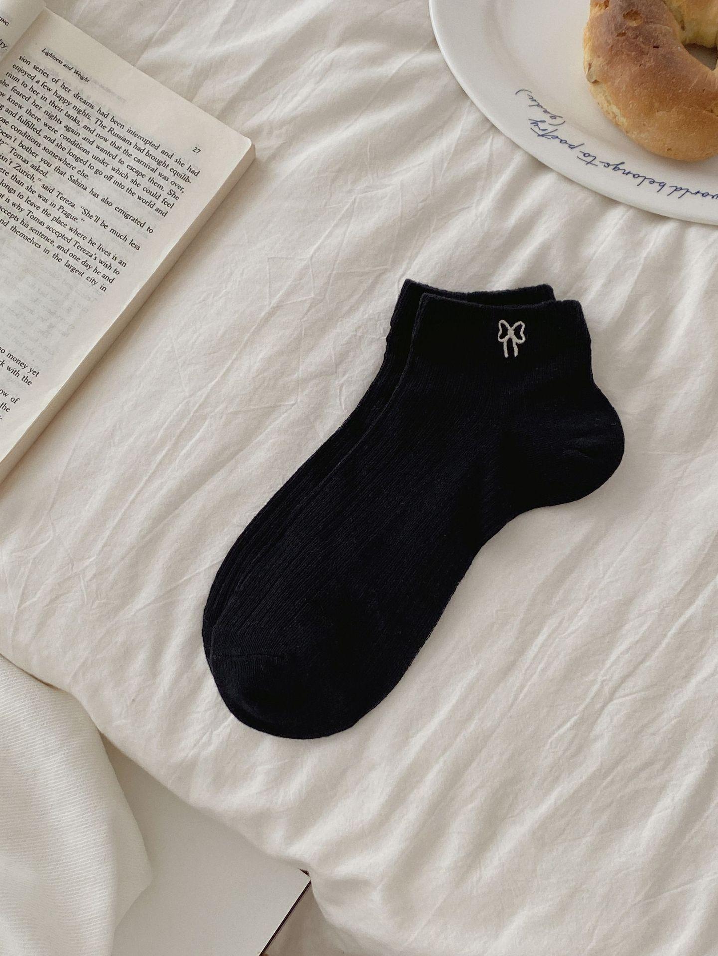 Simple Korean Solid Color Embroidered Bow Socks Shallow Mouth Girl Versatile Breathable Boneless Socks Thin Cotton One size fits all чорний
Simple Korean Solid Color Embroidered Bow Socks Shallow Mouth Girl Versatile Breathable Boneless Socks Thin Cotton One size fits all чорний