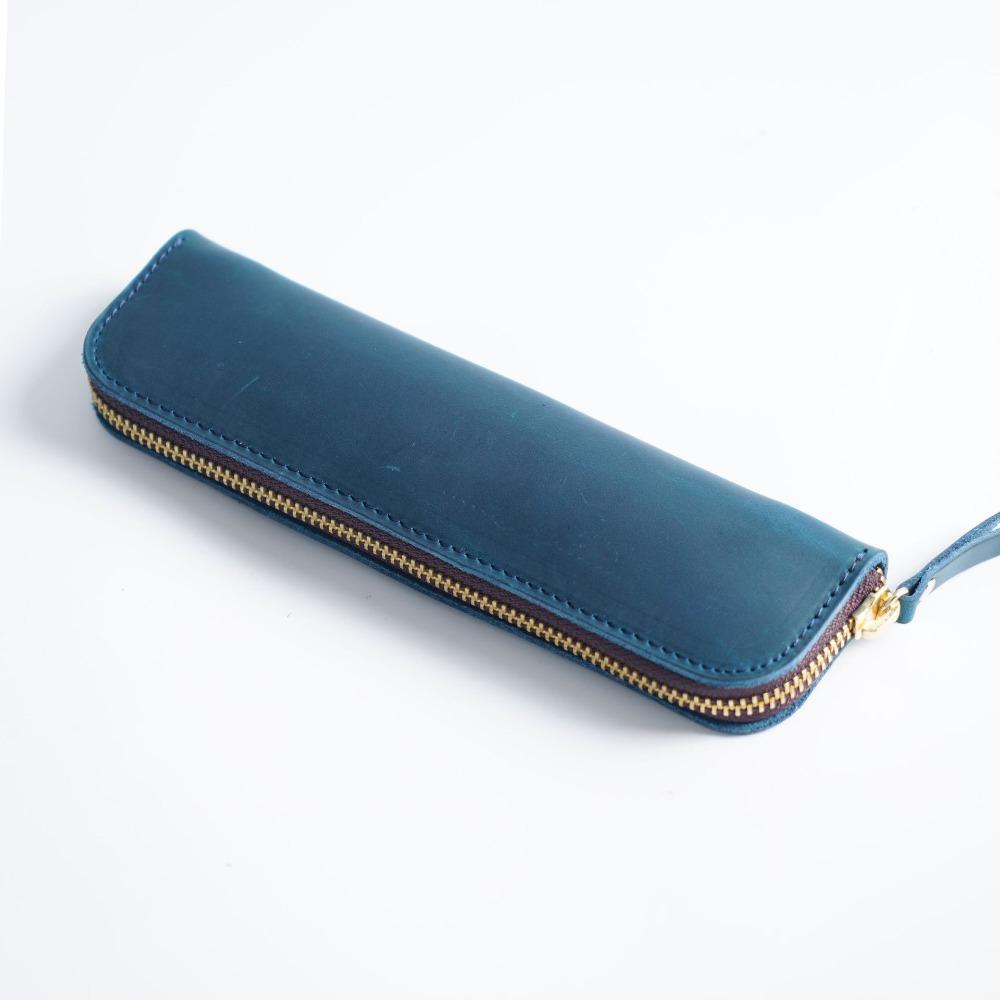 Handmade Vintage Pencil Case Cowhide Pen Protective Sleeve Portable Pencil Case Office Supplies синій
Handmade Vintage Pencil Case Cowhide Pen Protective Sleeve Portable Pencil Case Office Supplies синій