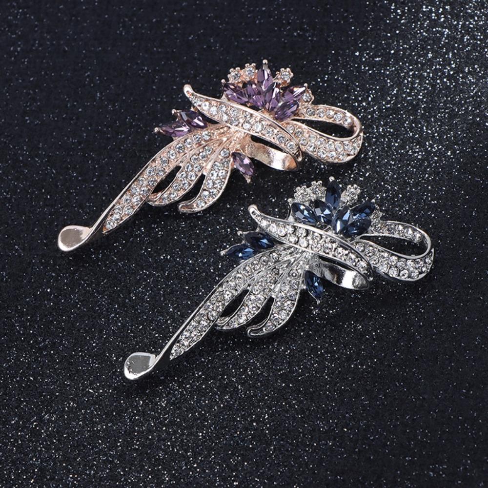 1pcs Bijoux Zinc Zinc Alloy Crystal Flower Brooch Elegant Lapel Pin Corsage Holiday Gift
1pcs Bijoux Zinc Zinc Alloy Crystal Flower Brooch Elegant Lapel Pin Corsage Holiday Gift