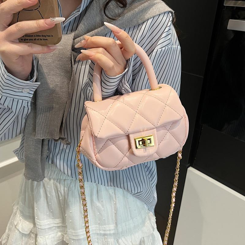 2025 summer new women s bag simple trend messenger bag small fragrant style versatile small bag women s mini shoulder bag 17*6*12 рожевий
2025 summer new women s bag simple trend messenger bag small fragrant style versatile small bag women s mini shoulder bag 17*6*12 рожевий