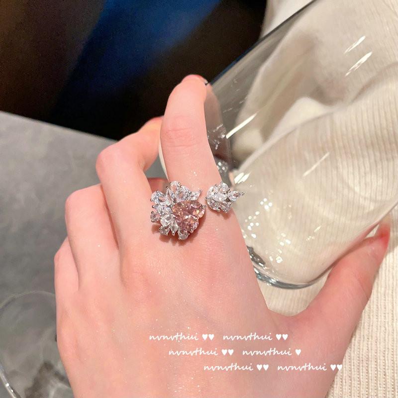 Кольцо Kardashian Sweetheart Feather Gem, благородное чувство, полное 18-каратного золота, кольцо Morgan с розовым цирконом в форме сердца
Кольцо Kardashian Sweetheart Feather Gem, благородное чувство, полное 18-каратного золота, кольцо Morgan с розовым цирконом в форме сердца