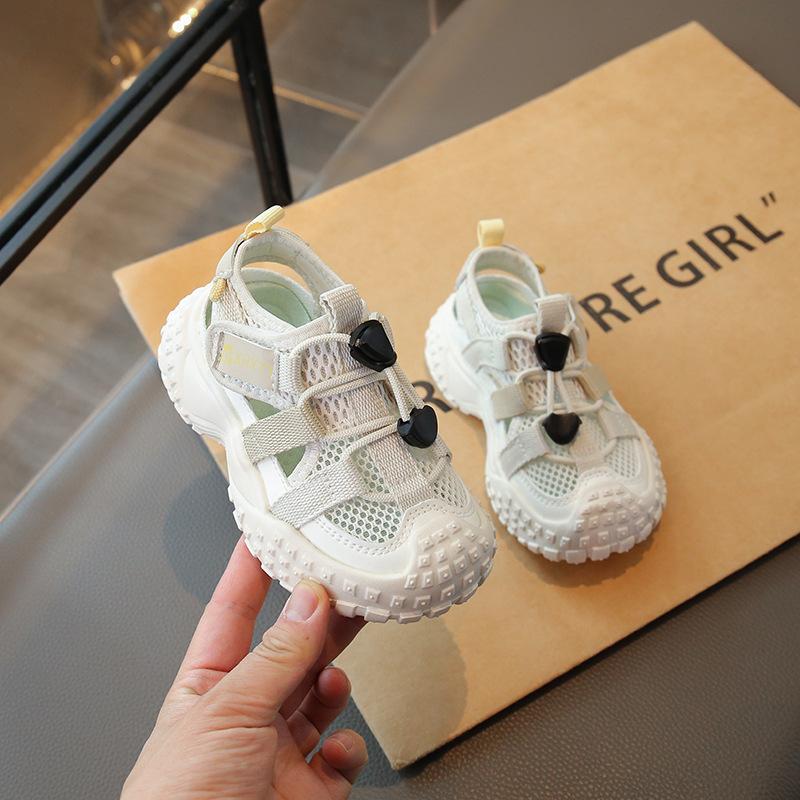 New summer baotou children s mesh soft sole single mesh shoes girls princess lightweight sneakers the inner length of size 26 is about 16cm
New summer baotou children s mesh soft sole single mesh shoes girls princess lightweight sneakers the inner length of size 26 is about 16cm