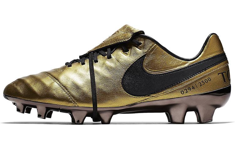 Nike Tiempo Legend Vi Se Fg Totti X Roma AA0612-706 40
Nike Tiempo Legend Vi Se Fg Totti X Roma AA0612-706 40