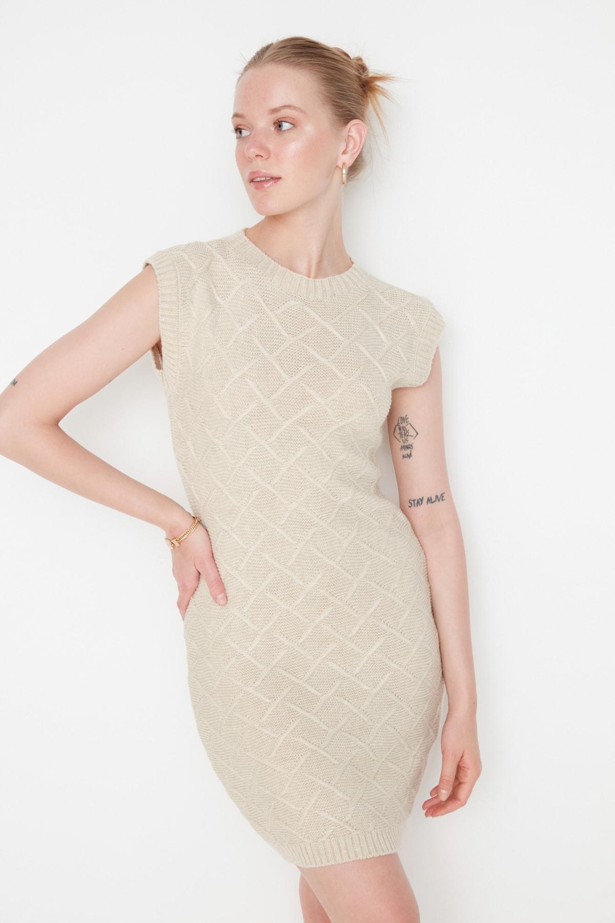 Платье - Бежевый - Платье-пуловер
Платье - Бежевый - Платье-пуловер