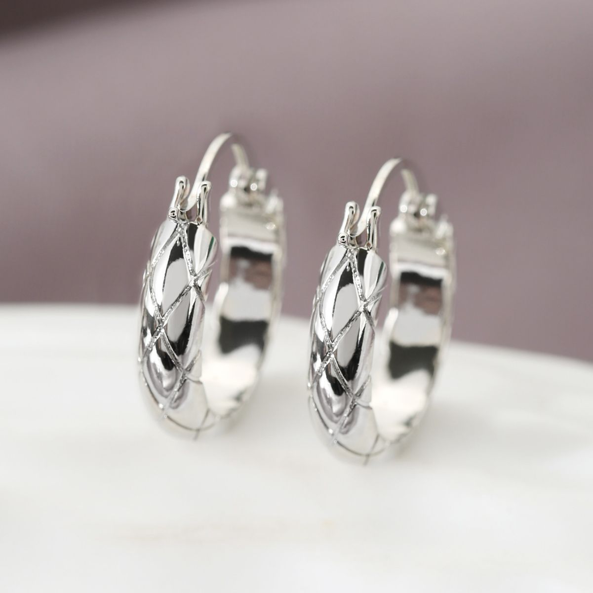 Minimalist Glossy Quilted Earrings For Women Elegant Personality Ear Clips Luxury Simple Fashion Jewelry Accessories серебряный
Minimalist Glossy Quilted Earrings For Women Elegant Personality Ear Clips Luxury Simple Fashion Jewelry Accessories серебряный