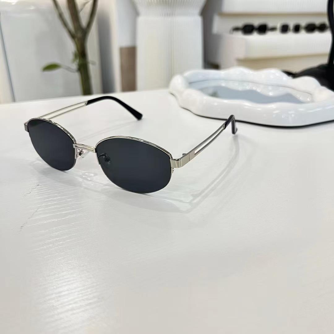 Korean Style Women Sunglasses Oval Shape Semi-Rimless Sun Glasses Women Driving Travelling Men Sunglass
Korean Style Women Sunglasses Oval Shape Semi-Rimless Sun Glasses Women Driving Travelling Men Sunglass