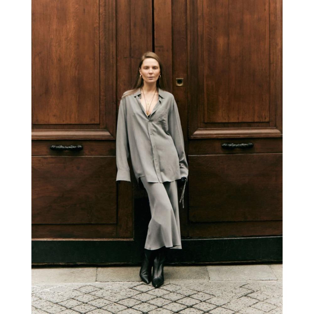 Autumn loose casual suit women, temperament long-sleeved cardigan long skirt two-piece set European and American L сірий колір
Autumn loose casual suit women, temperament long-sleeved cardigan long skirt two-piece set European and American L сірий колір