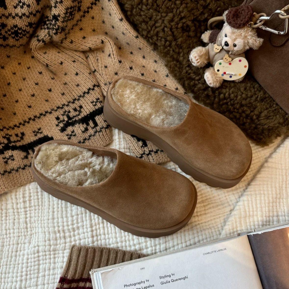 Повседневные легкие ретро шлепанцы на толстой подошве женские 2025 новые зимние бархатные теплые и удобные хлопковые тапочки 40 хаки
Повседневные легкие ретро шлепанцы на толстой подошве женские 2025 новые зимние бархатные теплые и удобные хлопковые тапочки 40 хаки