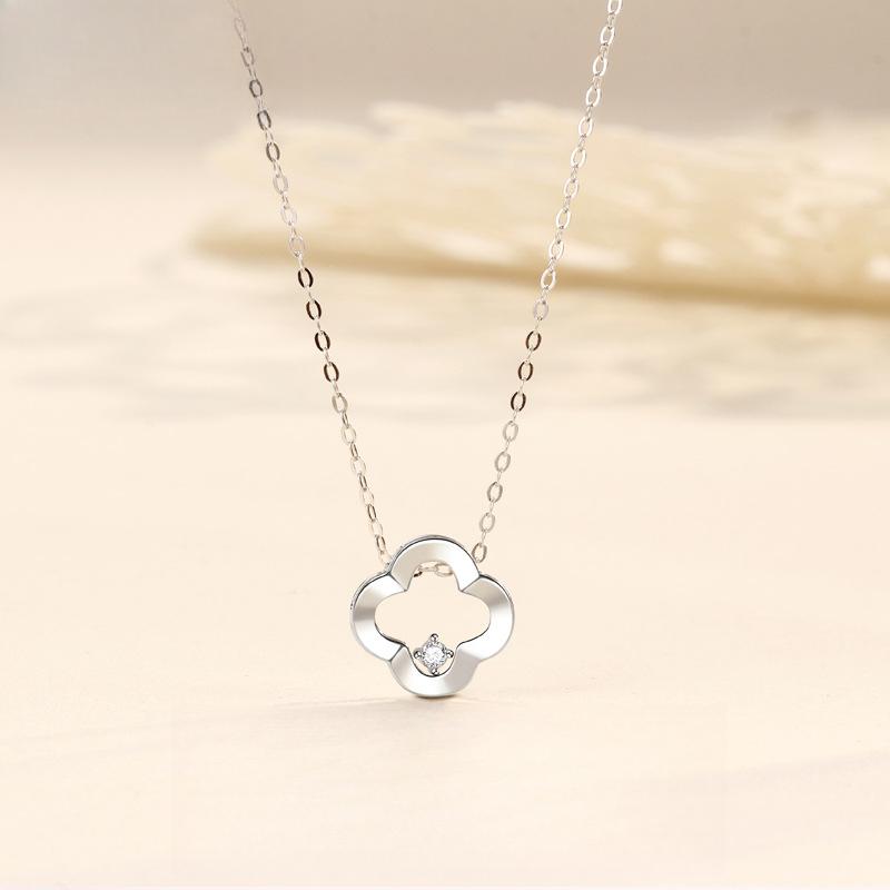 Lucky Clover Necklace Women s Style Fashion Versatile Diamond Mori Pendant Accessories
Lucky Clover Necklace Women s Style Fashion Versatile Diamond Mori Pendant Accessories