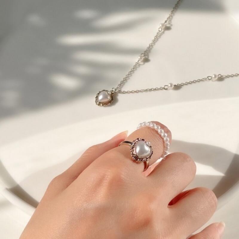 Pierre Pearl Heart Necklace Ring
Pierre Pearl Heart Necklace Ring