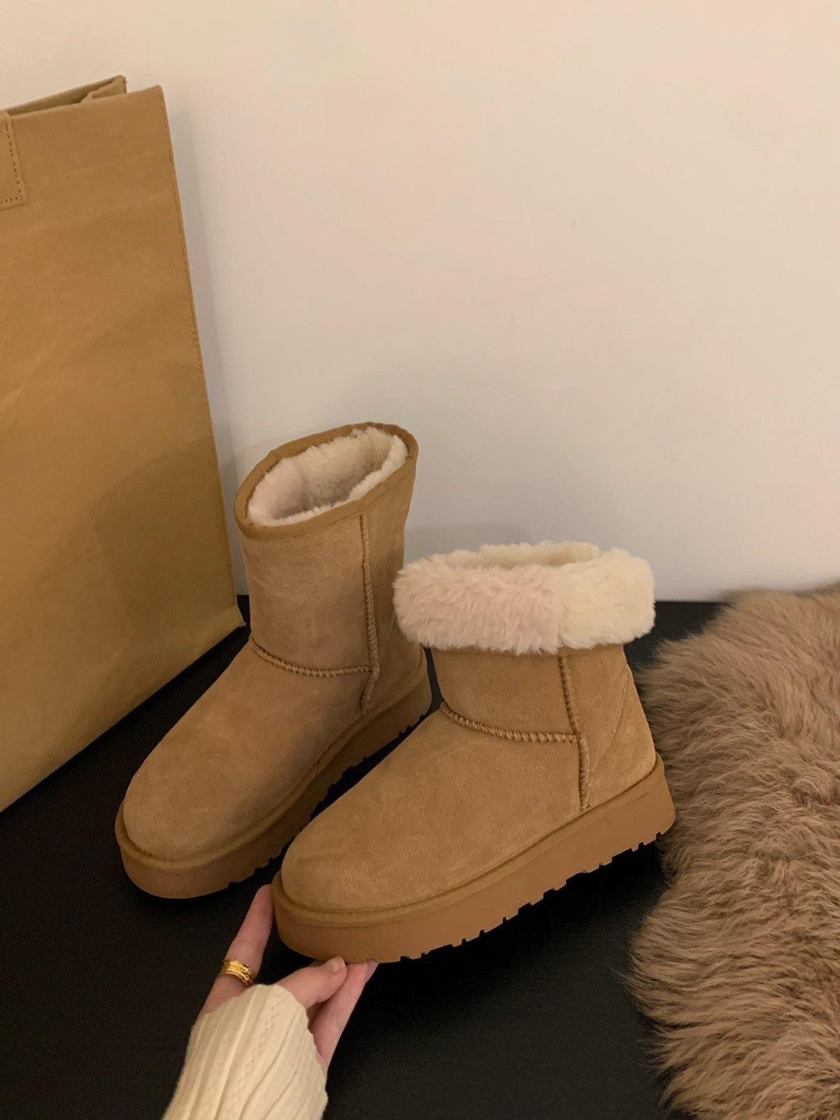 Snow boots women s shoes 2025 new piled thickened snow cotton shoes warm fluffy short boots 40
Snow boots women s shoes 2025 new piled thickened snow cotton shoes warm fluffy short boots 40