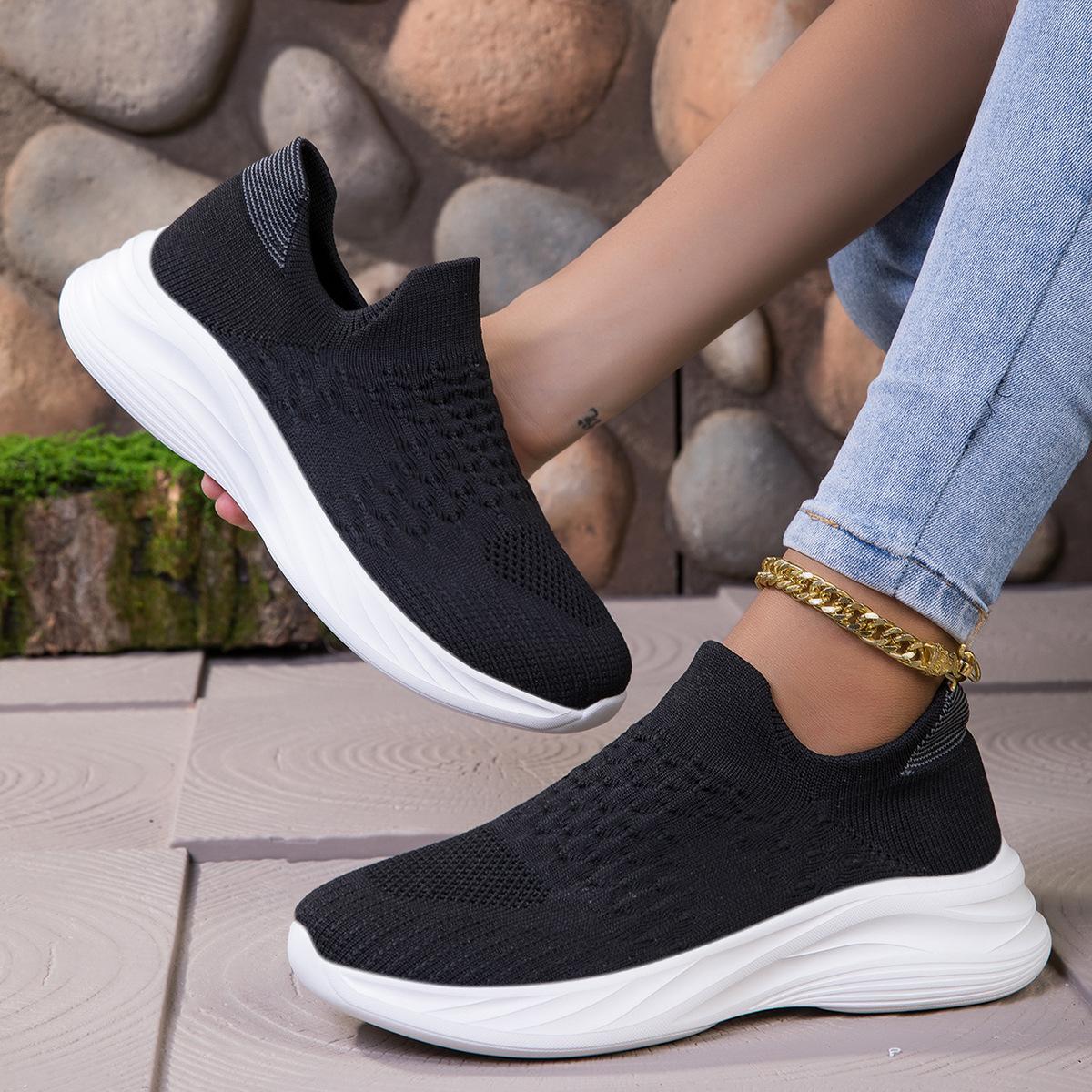New sports shoes Cross-border size sports shoes Casual trend Versatile sports couple shoes Flying woven shoes 45
New sports shoes Cross-border size sports shoes Casual trend Versatile sports couple shoes Flying woven shoes 45