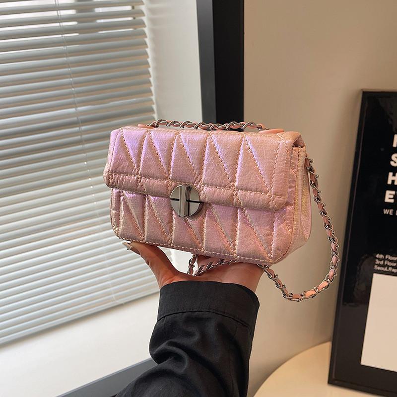 IELGY Универсальная сумка-мессенджер с цепочкой, вышитая ромбами, модная маленькая квадратная сумка через плечо розовый
IELGY Универсальная сумка-мессенджер с цепочкой, вышитая ромбами, модная маленькая квадратная сумка через плечо розовый