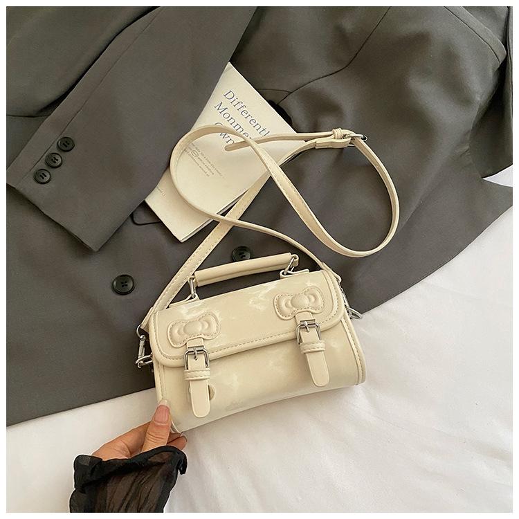 2025 summer new high-end Boston bag bow shoulder messenger women s bag fashion versatile handbag women
2025 summer new high-end Boston bag bow shoulder messenger women s bag fashion versatile handbag women