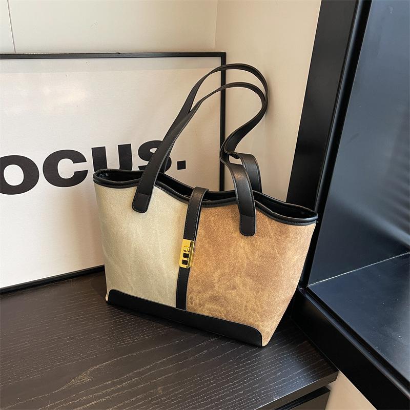 Новые женские сумки из искусственной кожи, модные сумки через плечо, корейские сумки для отдыха, универсальные, вместительные, женские сумки с текстурой
Новые женские сумки из искусственной кожи, модные сумки через плечо, корейские сумки для отдыха, универсальные, вместительные, женские сумки с текстурой