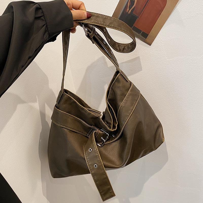 Large-capacity bag women s summer versatile 2024 new retro shoulder messenger bag texture class commuter tote bag зелений
Large-capacity bag women s summer versatile 2024 new retro shoulder messenger bag texture class commuter tote bag зелений