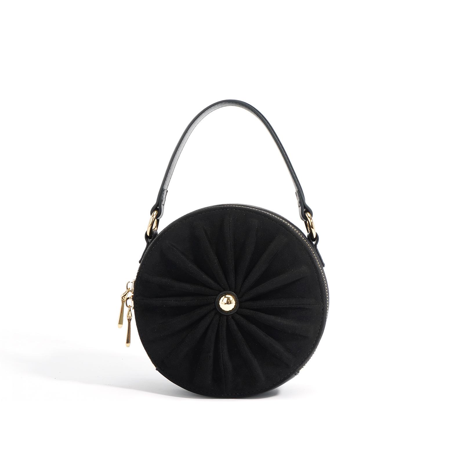 Niche Design Small Round Bag, Pleated, Versatile Chain Bag, Fashionable and Trendy Single-shoulder Crossbody Women s Bag
Niche Design Small Round Bag, Pleated, Versatile Chain Bag, Fashionable and Trendy Single-shoulder Crossbody Women s Bag