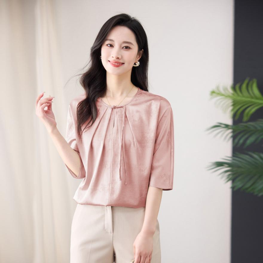 Silk top women s medium sleeves new fashion loose shirt large size thin T-shirt L
Silk top women s medium sleeves new fashion loose shirt large size thin T-shirt L