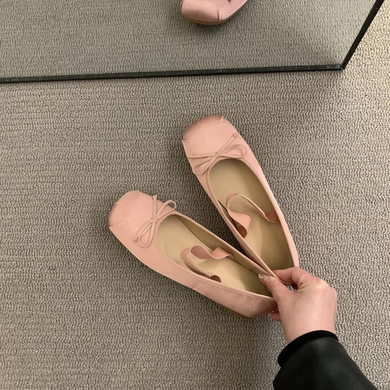 Балетки розовые на плоской подошве, туфли-феи, новинка весны 2025 года, туфли Мэри Джейн в стиле ретро сатинового серебра 40 розовый
Балетки розовые на плоской подошве, туфли-феи, новинка весны 2025 года, туфли Мэри Джейн в стиле ретро сатинового серебра 40 розовый