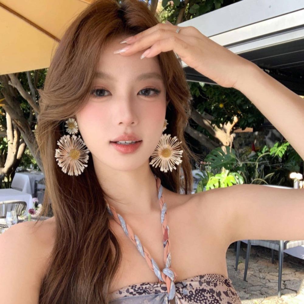 Exquisite Sunflower Earrings Studs Holiday Sea Beach Earrings Fashion Flower Ear Studs Party синій
Exquisite Sunflower Earrings Studs Holiday Sea Beach Earrings Fashion Flower Ear Studs Party синій