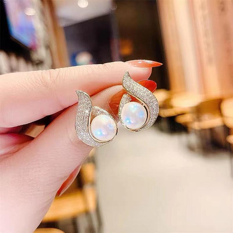 S925 Silver Needle Pearl Diamond Water Drop Earrings - Trendy, Elegant Studs for Women золотой
S925 Silver Needle Pearl Diamond Water Drop Earrings - Trendy, Elegant Studs for Women золотой
